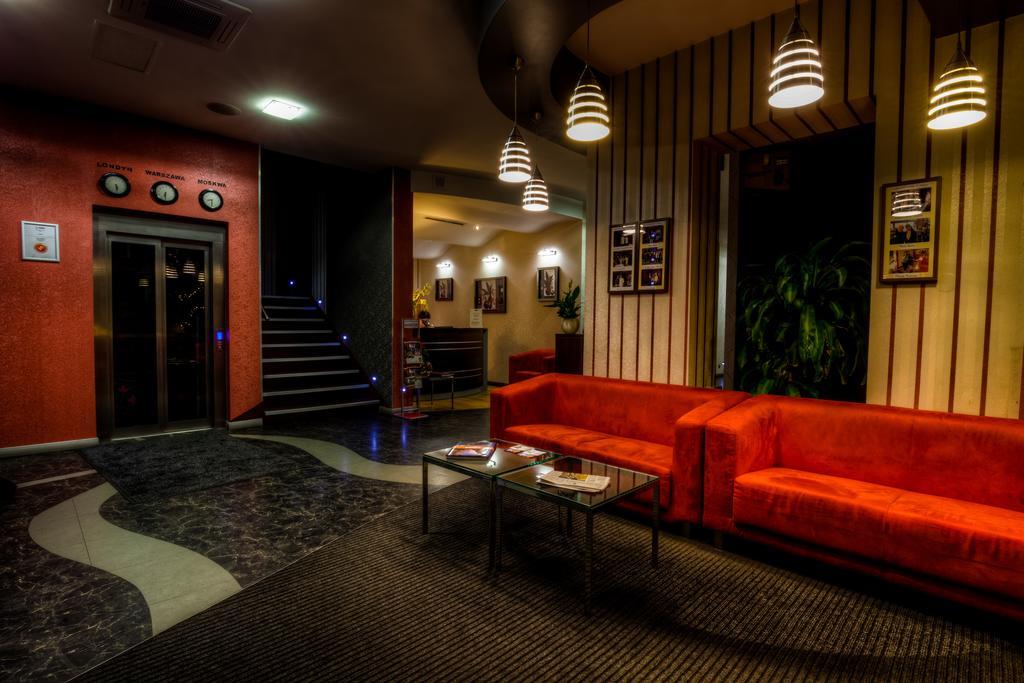 Aviator Hotel Restauracja & Spa Pabianice Exterior foto