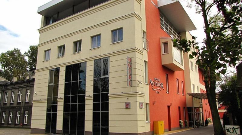 Aviator Hotel Restauracja & Spa Pabianice Exterior foto